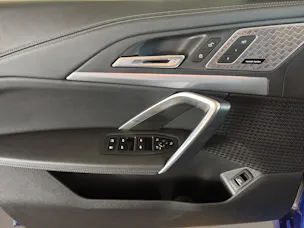 BMW X1 30e xDrive paddles