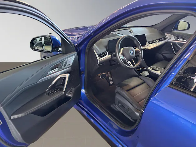 BMW X1 30e xDrive paddles