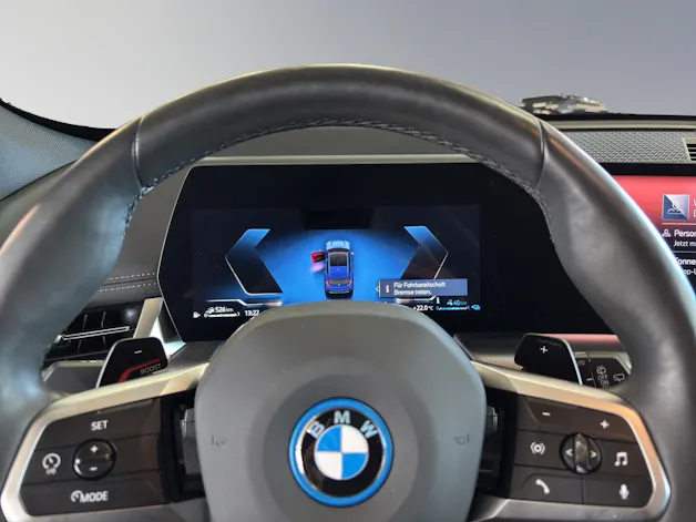 BMW X1 30e xDrive paddles