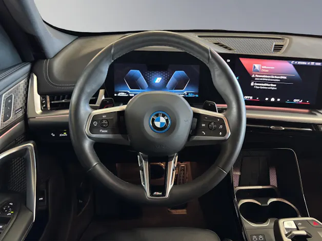 BMW X1 30e xDrive paddles