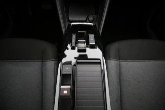 https://vehicle.imgix.net/4230236/031e7aa2-062d-4aed-8f9b-40fff8c49b0f.jpg