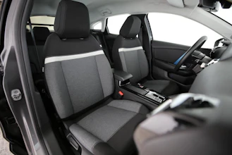 https://vehicle.imgix.net/4230236/f52190ae-3fe5-4efd-ad26-4252eabbd7a5.jpg