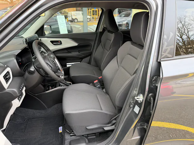 Suzuki Swift 1.2 Sakura Top Hybrid