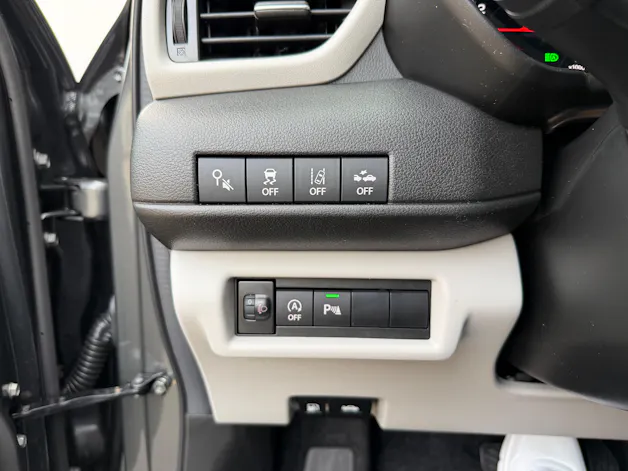 Suzuki Swift 1.2 Sakura Top Hybrid