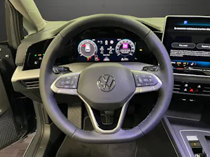 VW Golf 1.5 e TSI mHEV Basis DSG