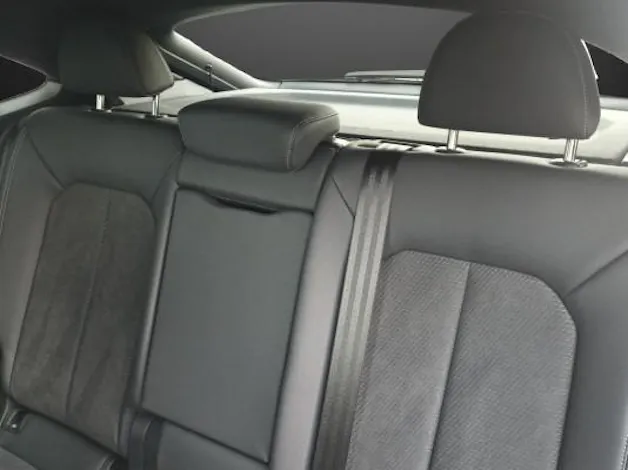 Audi Q3 SB 35 TFSI S line Attr