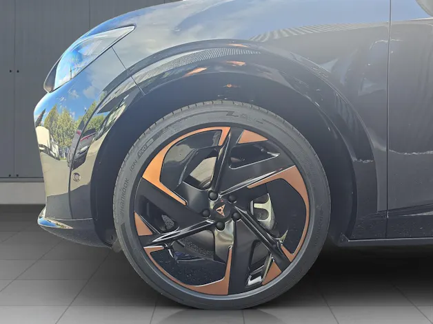Cupra Tavascan Type 9 77 kWh Adrenaline