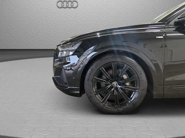 Audi Q8 45 TDI Black Edition quattro tiptronic