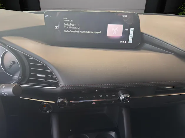 Mazda 3 Hatchback SKYACTIV-G M Hybrid 140 Exclusive Line Automat