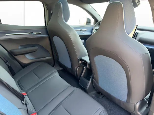 Volvo EX30 CC E60 Twin Performance AWD