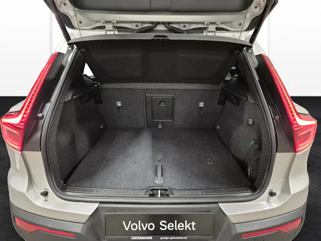 Volvo XC40 2.0 B4 MH Plus Dark