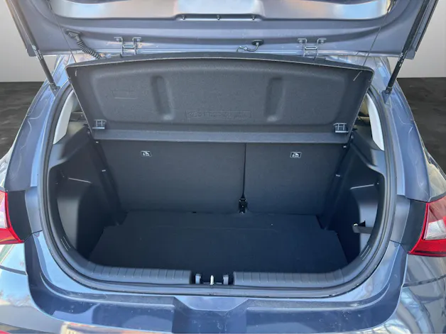Hyundai i20 1.0 T-GDi Amplia Safety-Pack
