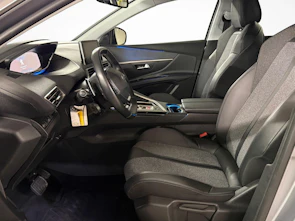Fahrzeugbild PEUGEOT 5008 1.2 PureTech Allure