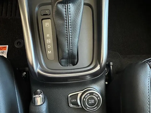 Suzuki S-Cross 1.4 T Sakura Top Hybrid 4x4