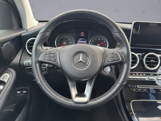 MERCEDES-BENZ GLC 250 AMG Line 4m