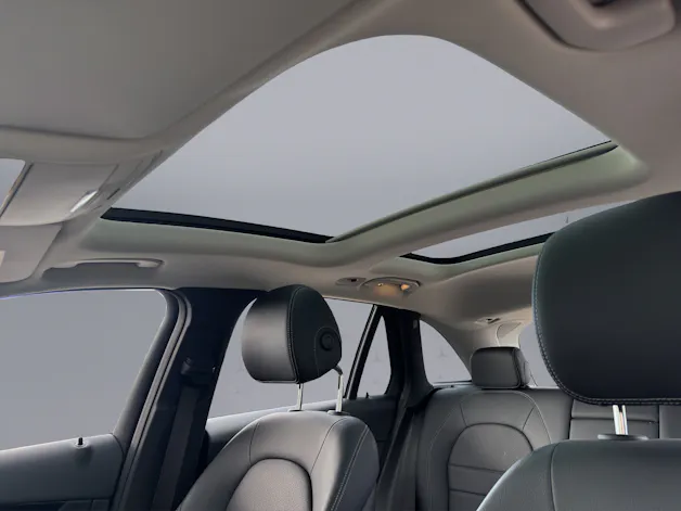 MERCEDES-BENZ GLC 250 AMG Line 4m