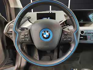 BMW i3 S 120 Ah Attraktiven Leasingzinssatz ab 0.9 % bei Abschluss einer BMW Fahrzeugversicherung.