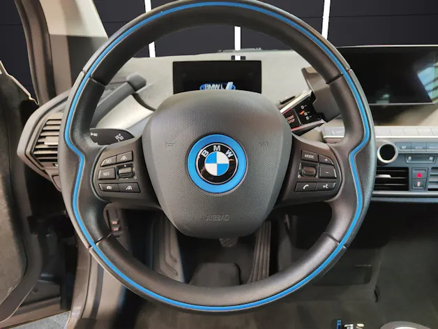 BMW i3 S 120 Ah Attraktiven Leasingzinssatz ab 0.9 % bei Abschluss einer BMW Fahrzeugversicherung.