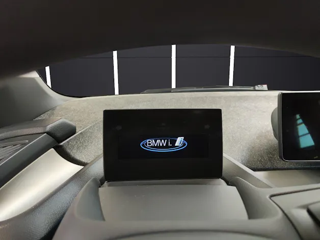 BMW i3 S 120 Ah Attraktiven Leasingzinssatz ab 0.9 % bei Abschluss einer BMW Fahrzeugversicherung.