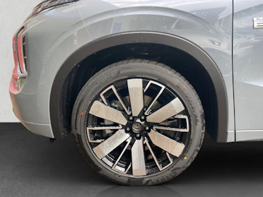 MITSUBISHI OUTLANDER 11