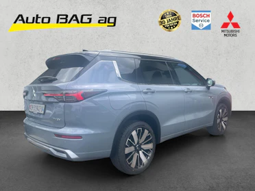 MITSUBISHI OUTLANDER 6