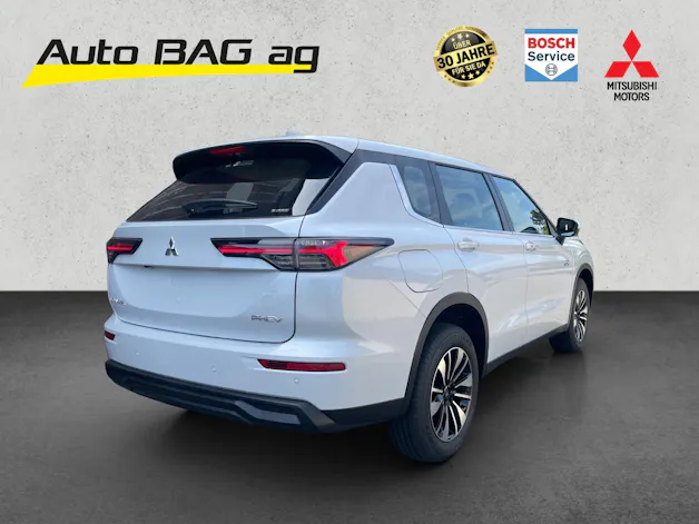 Mitsubishi Outlander 2.4 PHEV Inform 4x4