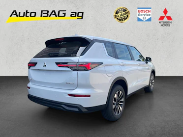 MITSUBISHI OUTLANDER 5
