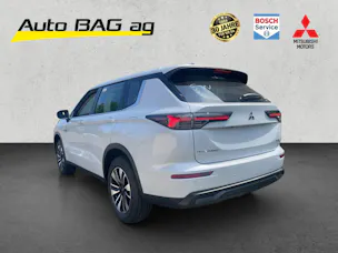 Mitsubishi Outlander 2.4 PHEV Inform 4x4