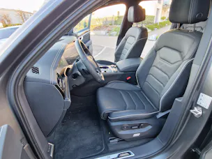 VW Touareg 3.0 TDI 286PS R-Line Tiptronicmit 5 Jahre 100tkm VW Werksgarantie