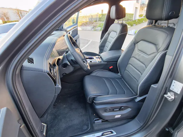VW Touareg 3.0 TDI 286PS R-Line Tiptronicmit 5 Jahre 100tkm VW Werksgarantie