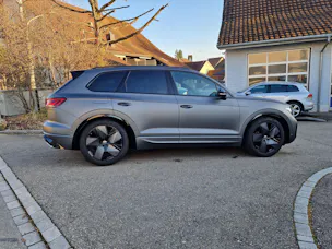 VW Touareg 3.0 TDI 286PS R-Line Tiptronicmit 5 Jahre 100tkm VW Werksgarantie