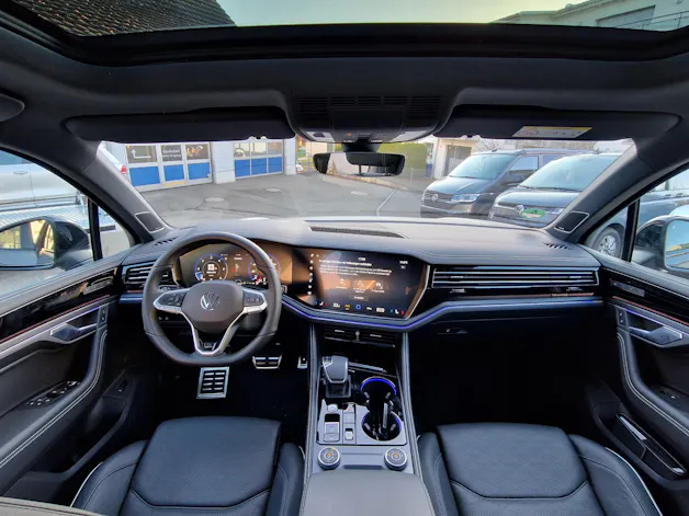 VW Touareg 3.0 TDI 286PS R-Line Tiptronicmit 5 Jahre 100tkm VW Werksgarantie