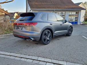 VW Touareg 3.0 TDI 286PS R-Line Tiptronicmit 5 Jahre 100tkm VW Werksgarantie