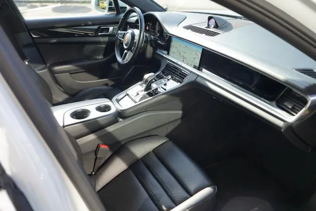 Porsche Panamera 4 E-Hybrid Sport Turismo