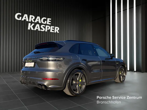 Porsche Cayenne Turbo S E-Hybrid