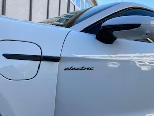 PORSCHE Taycan Turbo S
