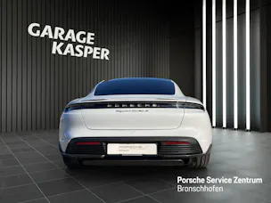 PORSCHE Taycan Turbo S