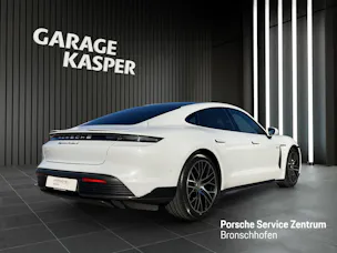 PORSCHE Taycan Turbo S