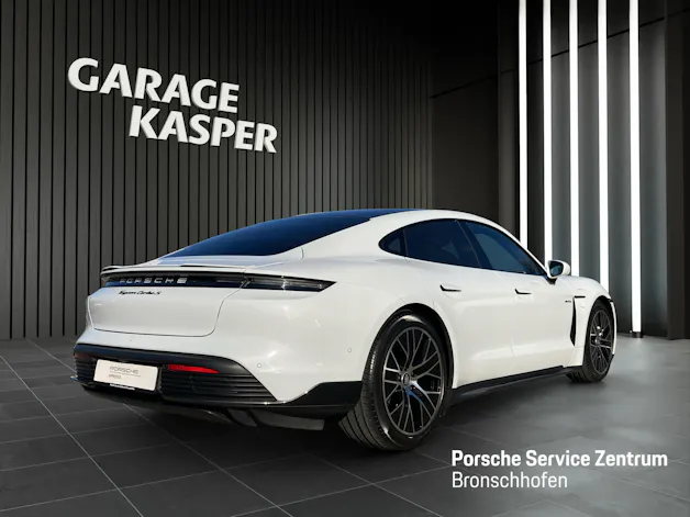 PORSCHE Taycan Turbo S
