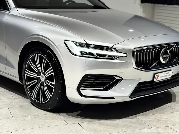 Volvo V60 T8 eAWD Twin Engine R-Design Geartronic l CH l 1.Hand l