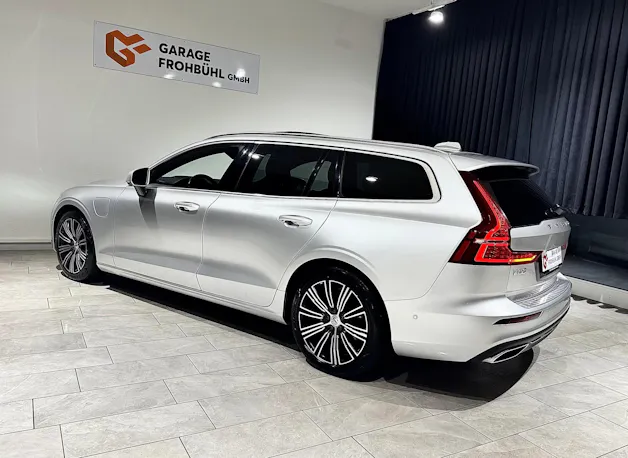 Volvo V60 T8 eAWD Twin Engine R-Design Geartronic l CH l 1.Hand l