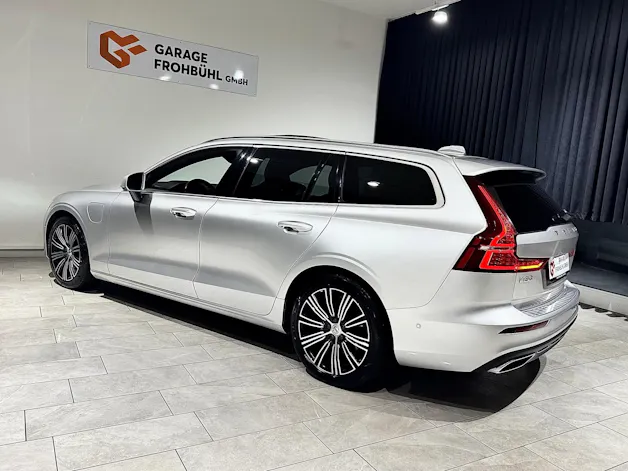 Volvo V60 T8 eAWD Twin Engine R-Design Geartronic l CH l 1.Hand l