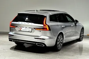 Volvo V60 T8 eAWD Twin Engine R-Design Geartronic l CH l 1.Hand l