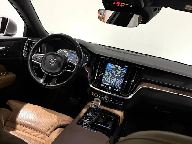 Volvo V60 T8 eAWD Twin Engine R-Design Geartronic l CH l 1.Hand l