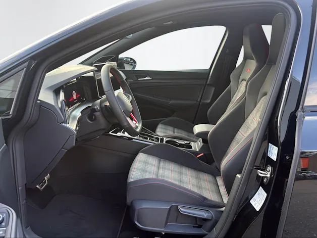 VW Golf VIII 2.0 TSI GTI DSG