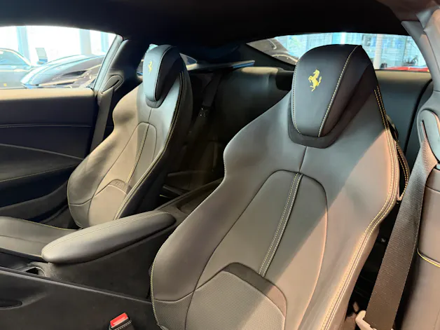 Ferrari Roma 3.9 V8 T
