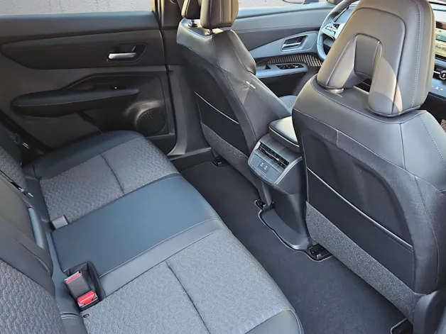 Nissan Ariya 87 kWh Advance Allrad - ab CHF 479.-