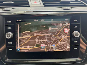 VW Touran 2.0 TDI Highline R-line *** BLACK STYLE MIT TOPAUSSTATTUNG ***