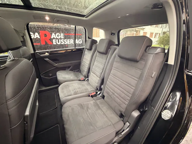 VW Touran 2.0 TDI Highline R-line *** BLACK STYLE MIT TOPAUSSTATTUNG ***