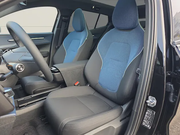 Volvo EX30 CC E60 Twin Performance AWD